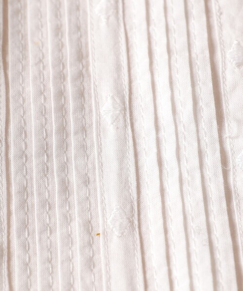 FREAK'S STORE（フリークスストア）の「WEB限定 リラックスフィット ピンタックキューバシャツ（シャツ/ブラウス・メンズ・ホワイト/サックスブルー/ブラック/グリーン/ベージュ・LARGE/MEDIUM/SMALL）」の9枚目の写真