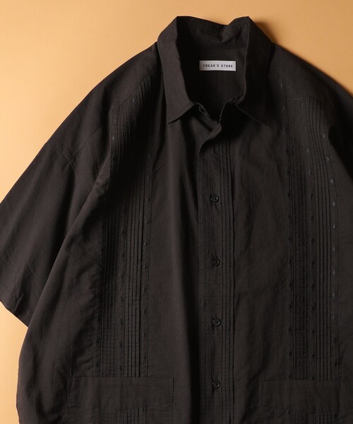 FREAK'S STORE（フリークスストア）の「WEB限定 リラックスフィット ピンタックキューバシャツ（シャツ/ブラウス・メンズ・ホワイト/サックスブルー/ブラック/グリーン/ベージュ・LARGE/MEDIUM/SMALL）」の11枚目の写真