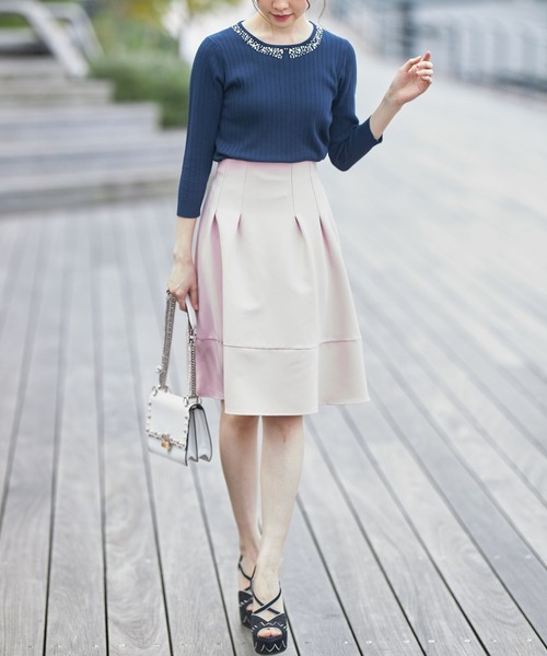 tocco closet（トッコ　クローゼット）の「パールビジュー装飾ワイドリブニットプルオーバー（Tシャツ/カットソー・レディース・ネイビー/ラベンダー・M）」の6枚目の写真