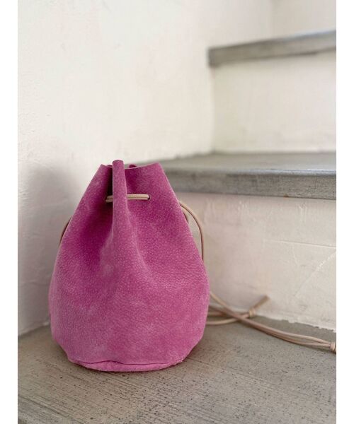 Ungrid（アングリッド）の「リアルスウェード巾着BAG（ハンドバッグ・レディース・ピンク/オレンジ/グリーン/ブルー/ベージュ・FREE）」の4枚目の写真