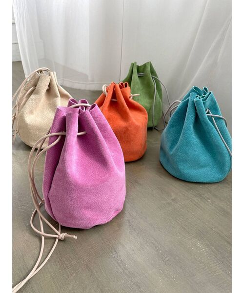 Ungrid（アングリッド）の「リアルスウェード巾着BAG（ハンドバッグ・レディース・ピンク/オレンジ/グリーン/ブルー/ベージュ・FREE）」の6枚目の写真