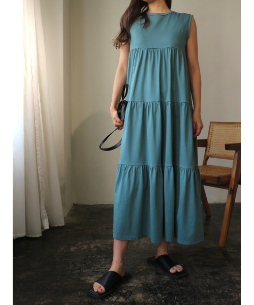 TRUNC（トランクエイティーエイト）の「Gather Tiered N/S Cut OP（ワンピース・レディース・ブラック/グリーン/グレイッシュベージュ・FREE）」の4枚目の写真