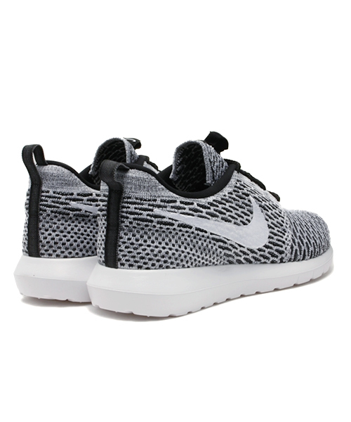 NIKE SPORTSWEAR（ナイキスポーツウェアー）の「メンズ ナイキ ローシ フライニット NIKE ROSHE NM FLYKNIT 677243（スニーカー・メンズ・ブラック/レッド/ブルー・26.5cm/27.5cm/28cm/27cm/28.5cm）」の9枚目の写真
