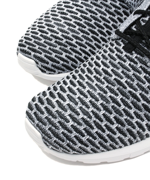 NIKE SPORTSWEAR（ナイキスポーツウェアー）の「メンズ ナイキ ローシ フライニット NIKE ROSHE NM FLYKNIT 677243（スニーカー・メンズ・ブラック/レッド/ブルー・26.5cm/27.5cm/28cm/27cm/28.5cm）」の10枚目の写真