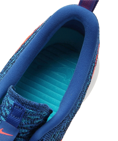 NIKE SPORTSWEAR（ナイキスポーツウェアー）の「メンズ ナイキ ローシ フライニット NIKE ROSHE NM FLYKNIT 677243（スニーカー・メンズ・ブラック/レッド/ブルー・26.5cm/27.5cm/28cm/27cm/28.5cm）」の4枚目の写真