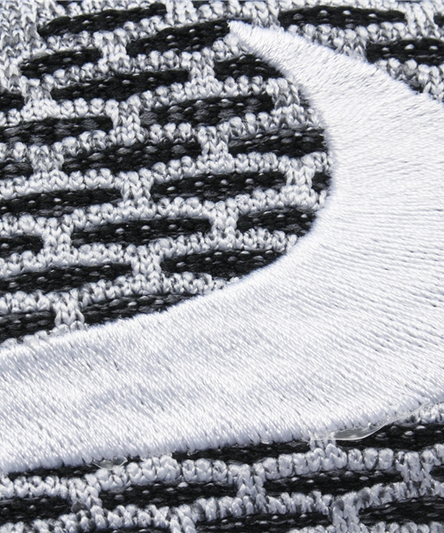 NIKE SPORTSWEAR（ナイキスポーツウェアー）の「メンズ ナイキ ローシ フライニット NIKE ROSHE NM FLYKNIT 677243（スニーカー・メンズ・ブラック/レッド/ブルー・26.5cm/27.5cm/28cm/27cm/28.5cm）」の5枚目の写真