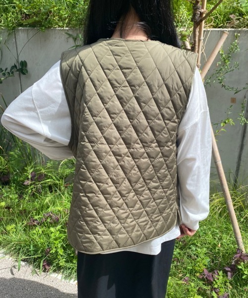 nemne store(ネンネストア)の「リボンキルティングベスト(ベスト・レディース・カーキ/オレンジ/アイボリー・フリー)」の17枚目の写真
