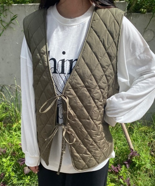 nemne store(ネンネストア)の「リボンキルティングベスト(ベスト・レディース・カーキ/オレンジ/アイボリー・フリー)」の20枚目の写真
