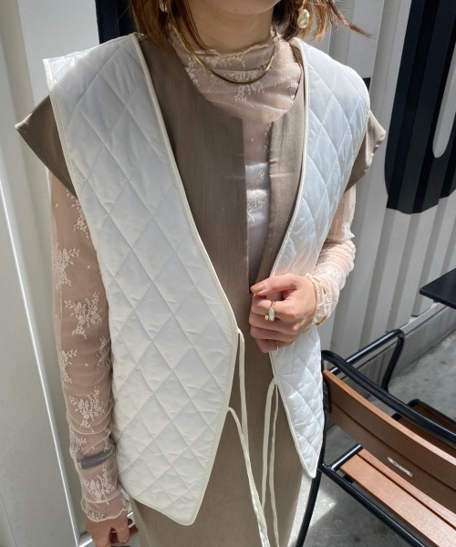 nemne store(ネンネストア)の「リボンキルティングベスト(ベスト・レディース・カーキ/オレンジ/アイボリー・フリー)」の10枚目の写真