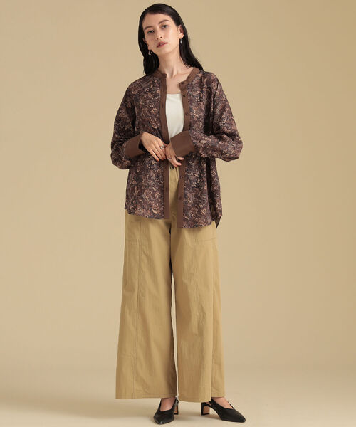 Ray BEAMS（レイビームス）の「Ray BEAMS / ペイズリー プリント バンドカラー シャツ（シャツ/ブラウス・レディース・ダークブラウン/グリーン系その他2・ONE SIZE）」の3枚目の写真