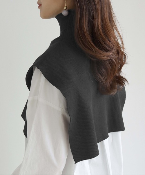 HER CLOSET（ハークローゼット）の「【HERCLOSET】ケープハイネックニット（付け襟・レディース・ホワイト/ブラック/グレイッシュベージュ・M）」の14枚目の写真