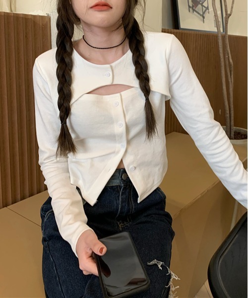 by muni:r(バイ ムニール)の「フロントスリットボタン長袖Tシャツ(Tシャツ/カットソー・レディース・アイボリー/ブラック/ブラウン・FREE)」の4枚目の写真