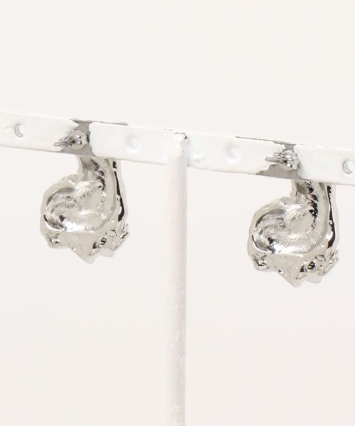 Monocoro toppi（モノコロトッピ）の「ニッケルフリー メタル 凸凹 ワンポイント ピアス（ピアス（両耳用）・レディース・シルバー/ゴールド・フリー）」の3枚目の写真