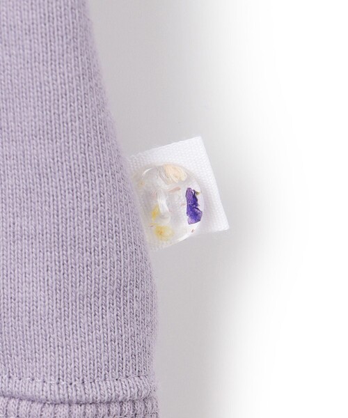 ANEVER（アンエバー）の「【洗える】フラワーエンブロイダリー ロゴ スウェット（スウェット・レディース・ライラック系/アイボリー系/ネイビー系・38）」の20枚目の写真