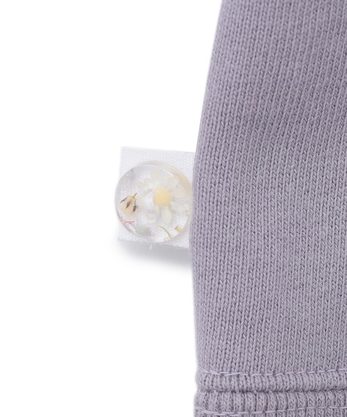 ANEVER（アンエバー）の「【洗える】フラワーエンブロイダリー ロゴ スウェット（スウェット・レディース・ライラック系/アイボリー系/ネイビー系・38）」の10枚目の写真