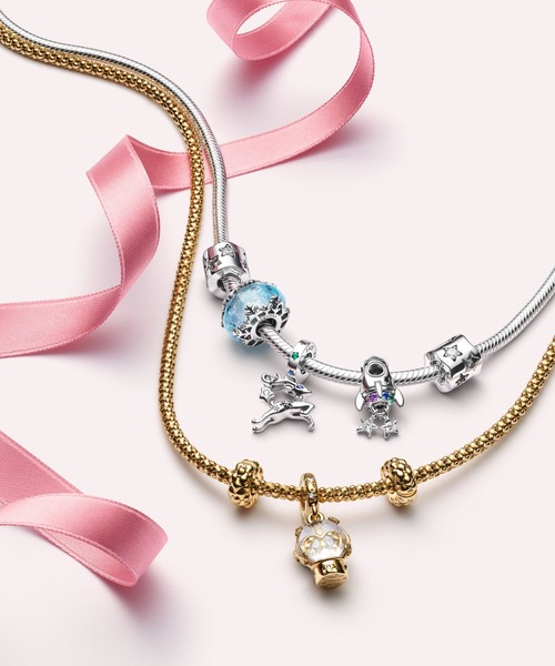 Pandora ローズゴールド ビーズブレスレット スノーフレークチャーム付き. PANDORA ローズゴールド ビーズブレスレット スノーフレークチャーム