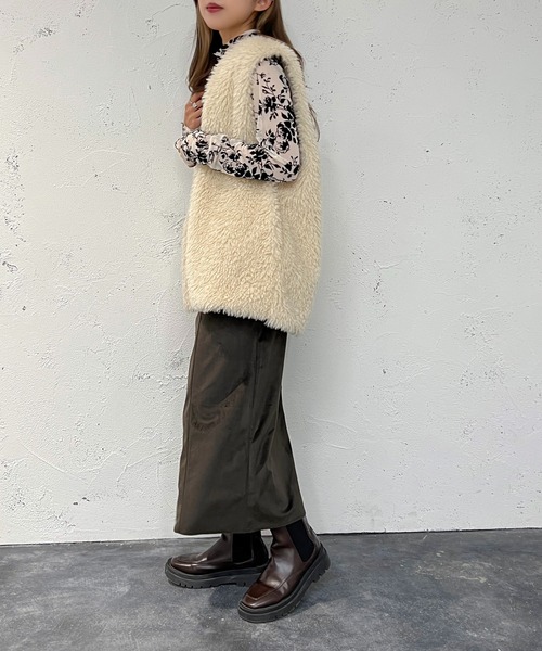 apres jour mignon(アプレジュールミニョン)の「ベロアナローキャミワンピース【ZOZOTOWN限定アイテム】(ワンピース・レディース・ブラック/ダークブラウン/グリーン系その他・MEDIUM/X-LARGE/SMALL)」の15枚目の写真