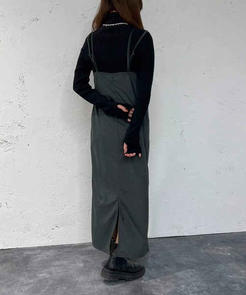apres jour mignon(アプレジュールミニョン)の「ベロアナローキャミワンピース【ZOZOTOWN限定アイテム】(ワンピース・レディース・ブラック/ダークブラウン/グリーン系その他・MEDIUM/X-LARGE/SMALL)」の16枚目の写真