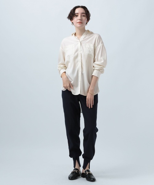 BAYFLOW(ベイフロー)の「ベーシックレギュラーシャツ(シャツ/ブラウス・レディース・パープル/ベージュ/アイボリー/ブルー・FREE)」の5枚目の写真