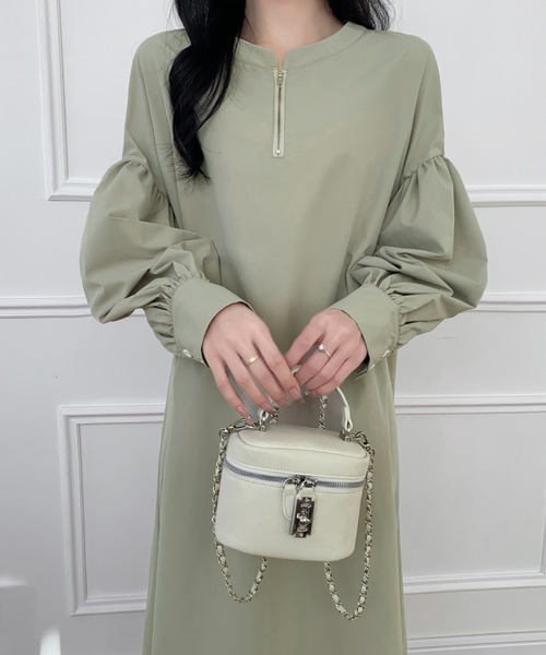 ECLIN(エクラン)の「ボリュームスリーブハーフジップロングワンピース(ワンピース・レディース・ブラック/ホワイト/カーキ/モカ/パープル/ブルーグレー/チャコールグレー・FREE)」の1枚目の写真