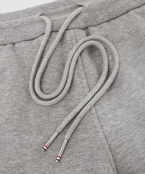 THOM BROWNE（トムブラウン）の「CLASSIC SWEATPANTS IN CLASSIC LOOP BACK W/ ENGINEERED 4 BAR（スウェットパンツ・レディース・ライトグレー/ネイビー・38/36）」の7枚目の写真