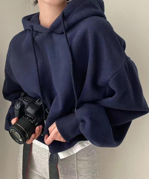 DAY CLOSET（デイ クローゼット）の「レディース 裏起毛フード付きリブクロップドスウェット（スウェット・レディース・ネイビー/ピンク/グリーン/アイボリー/ダークグレー・ONE SIZE）」の4枚目の写真