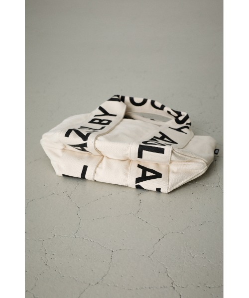 AZUL by moussy（アズールバイマウジー）の「AZUL LOGO CANVAS TOTE BAG/AZULロゴキャンバストートバッグ（トートバッグ・メンズ・ホワイト/ブラック/カーキ・FREE）」の10枚目の写真