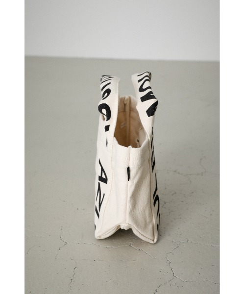 AZUL by moussy（アズールバイマウジー）の「AZUL LOGO CANVAS TOTE BAG/AZULロゴキャンバストートバッグ（トートバッグ・メンズ・ホワイト/ブラック/カーキ・FREE）」の5枚目の写真