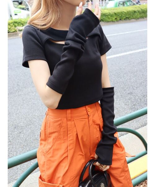 EVRIS（エヴリス）の「アームウォーマーショートトップス（Tシャツ/カットソー・レディース・レッド/ホワイト/ブラック・FREE）」の17枚目の写真