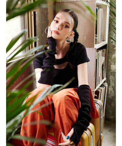 EVRIS（エヴリス）の「アームウォーマーショートトップス（Tシャツ/カットソー・レディース・レッド/ホワイト/ブラック・FREE）」の22枚目の写真