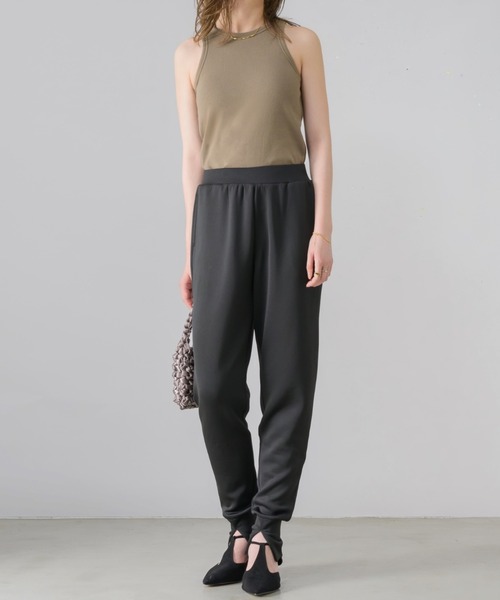 NEUNA（ヌナ）の「【涼し気でヘルシーな装い。】取り外し可能カップ付きアメスリトップス（タンクトップ・レディース・オリーブ/アイボリー/ブラック・FREE）」の22枚目の写真