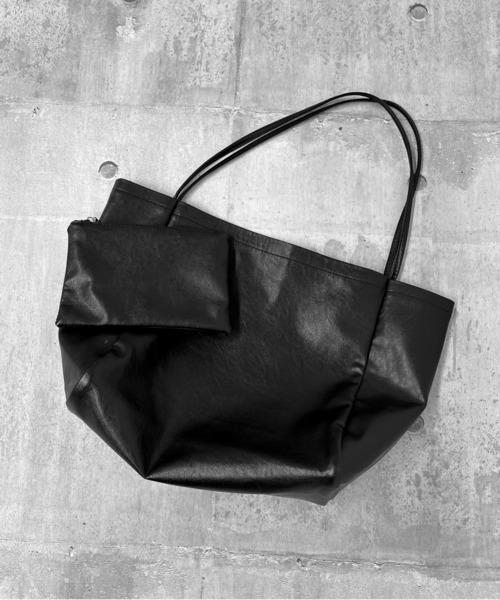 LVEU.（ラブユ.）の「【LVEU.】スクエアビッグトートバッグ / バッグ 鞄 BAG トート スクエア A4 通勤 通学 合皮 ブラック ZOZOTOWN限定（トートバッグ・レディース・ブラック・FREE）」の7枚目の写真