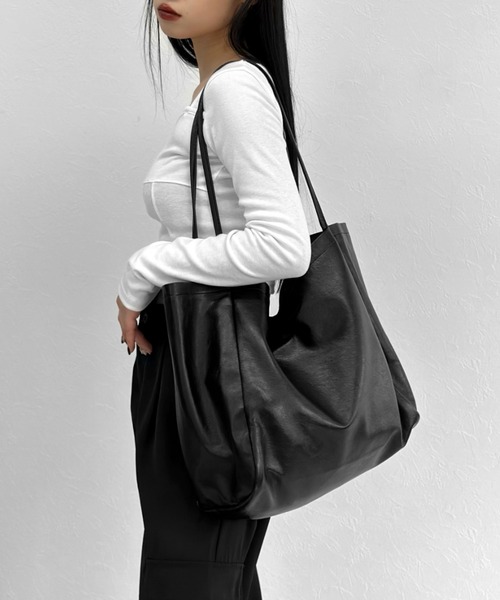 LVEU.（ラブユ.）の「【LVEU.】スクエアビッグトートバッグ / バッグ 鞄 BAG トート スクエア A4 通勤 通学 合皮 ブラック ZOZOTOWN限定（トートバッグ・レディース・ブラック・FREE）」の14枚目の写真