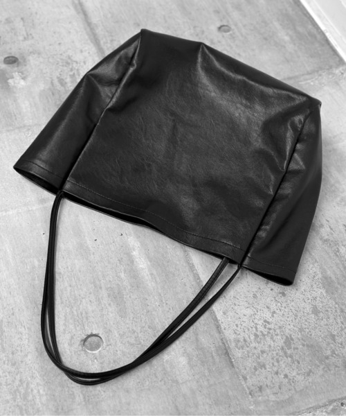 LVEU.（ラブユ.）の「【LVEU.】スクエアビッグトートバッグ / バッグ 鞄 BAG トート スクエア A4 通勤 通学 合皮 ブラック ZOZOTOWN限定（トートバッグ・レディース・ブラック・FREE）」の19枚目の写真