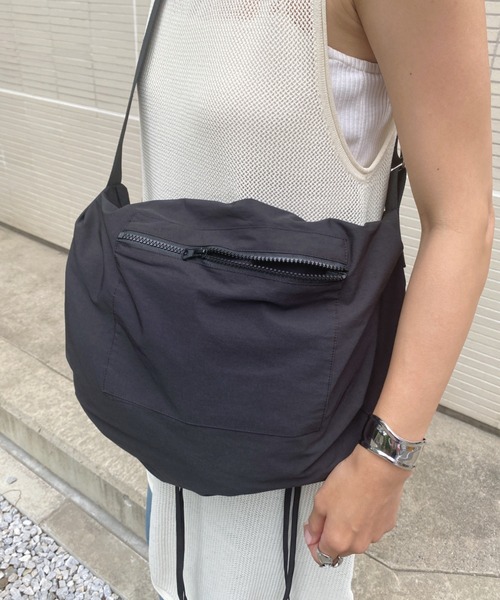 wears（ウェアーズ）の「【A4サイズ収納可】外ポケット付き