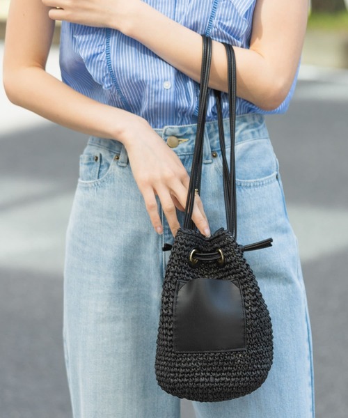 SENSE OF PLACE by URBAN RESEARCH（センスオブプレイスバイアーバンリサーチ）の「ペーパーショルダーバッグ（ショルダーバッグ・レディース・ブラック/ベージュ・ONE）」の2枚目の写真