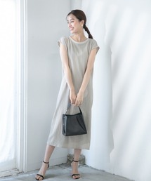 〔シャーリングカットワンピース〕