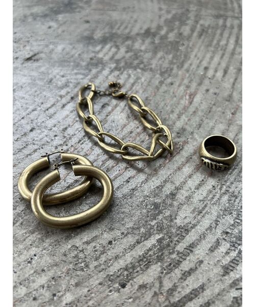 EMODA（エモダ）の「ヴィンテージタンクロゴリング（リング・レディース・シルバー/ゴールド・FREE）」の4枚目の写真