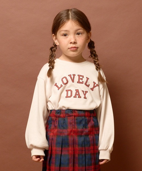 Lycee mine（リセマイン）の「【万能アイテム】アソートロゴスウェット（スウェット・キッズ・ピンク/モカ/ラベンダー/チャコール/ネイビー/サックスブルー/グレイッシュベージュ/アイボリー・100cm/110cm/140cm/150cm/120cm/130cm）」の4枚目の写真