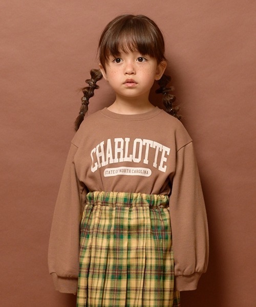 Lycee mine（リセマイン）の「【万能アイテム】アソートロゴスウェット（スウェット・キッズ・ピンク/モカ/ラベンダー/チャコール/ネイビー/サックスブルー/グレイッシュベージュ/アイボリー・100cm/110cm/140cm/150cm/120cm/130cm）」の3枚目の写真