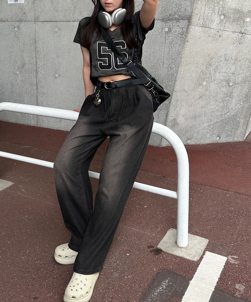 apres jour mignon(アプレジュールミニョン)の「ウォッシュ加工タックデニム(デニムパンツ・レディース・インディゴブルー/ブルー/ブラック/ライトブルー/ブラック系その他/ダークブルー/ブラウン系その他/ブルー系その他・MEDIUM/X-LARGE/LARGE/SMALL)」の11枚目の写真