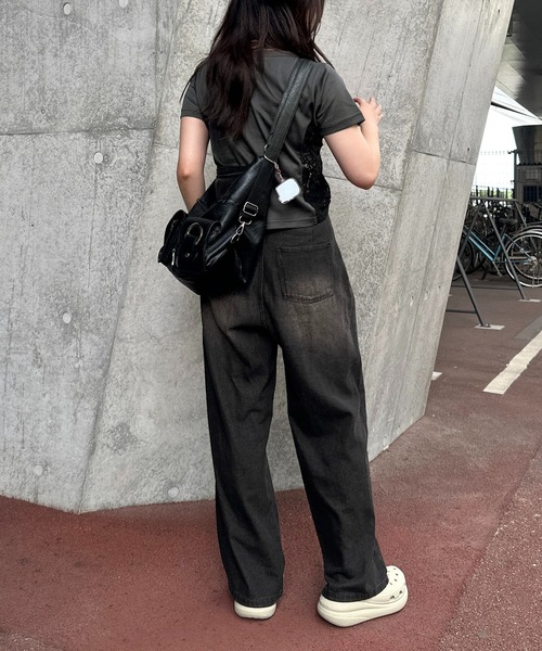 apres jour mignon(アプレジュールミニョン)の「ウォッシュ加工タックデニム(デニムパンツ・レディース・インディゴブルー/ブルー/ブラック/ライトブルー/ブラック系その他/ダークブルー/ブラウン系その他/ブルー系その他・MEDIUM/X-LARGE/LARGE/SMALL)」の13枚目の写真