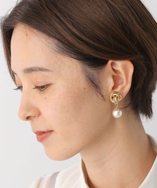 LEPSIM（レプシィム）の「【jours heureux】パールメタルイヤリング　979705（イヤリング・レディース・シルバー/ゴールド・ONE SIZE）」の2枚目の写真