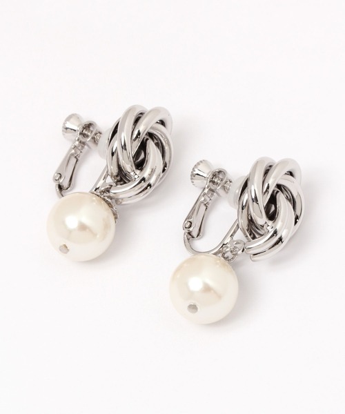 LEPSIM（レプシィム）の「【jours heureux】パールメタルイヤリング　979705（イヤリング・レディース・シルバー/ゴールド・ONE SIZE）」の3枚目の写真