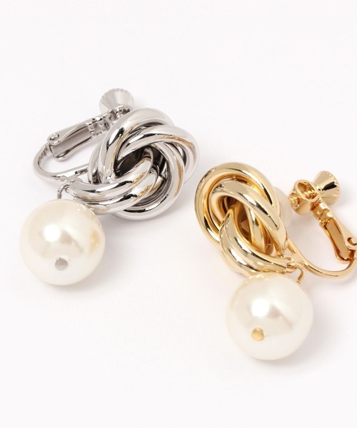LEPSIM（レプシィム）の「【jours heureux】パールメタルイヤリング　979705（イヤリング・レディース・シルバー/ゴールド・ONE SIZE）」の5枚目の写真
