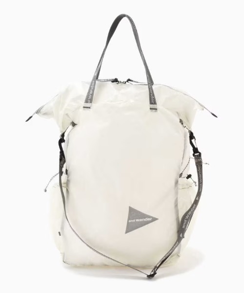 and wander（アンドワンダー）の「and wander/アンドワンダー　sil tote bag　シルトートバッグ（トートバッグ・メンズ・オフホワイト/カーキ・FREE）」の2枚目の写真