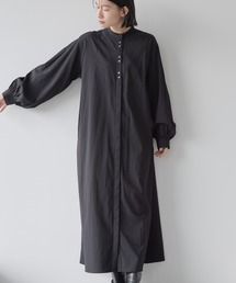 バンドカラーバックタックワンピース