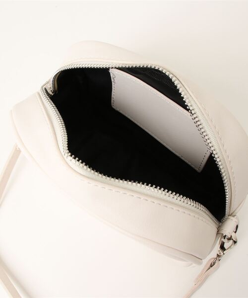 ANAP（アナップ）の「エンボスロゴスクエアバッグ（ショルダーバッグ・レディース・アイボリー/ブラック・FREE）」の10枚目の写真