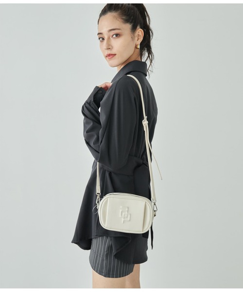 ANAP（アナップ）の「エンボスロゴスクエアバッグ（ショルダーバッグ・レディース・アイボリー/ブラック・FREE）」の13枚目の写真