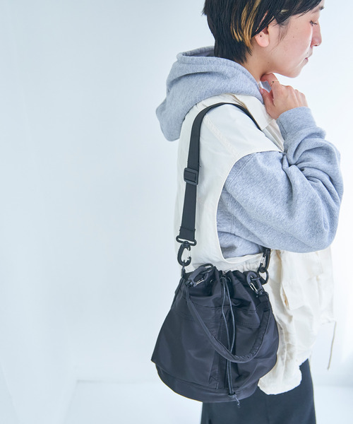 macaroni edge（マカロニエッジ）の「〈macaroni edge/マカロニエッジ〉ナイロン ショルダー2WAYバッグ（ショルダーバッグ・メンズ・カーキ/ホワイト/ブラック・ONE SIZE）」の13枚目の写真